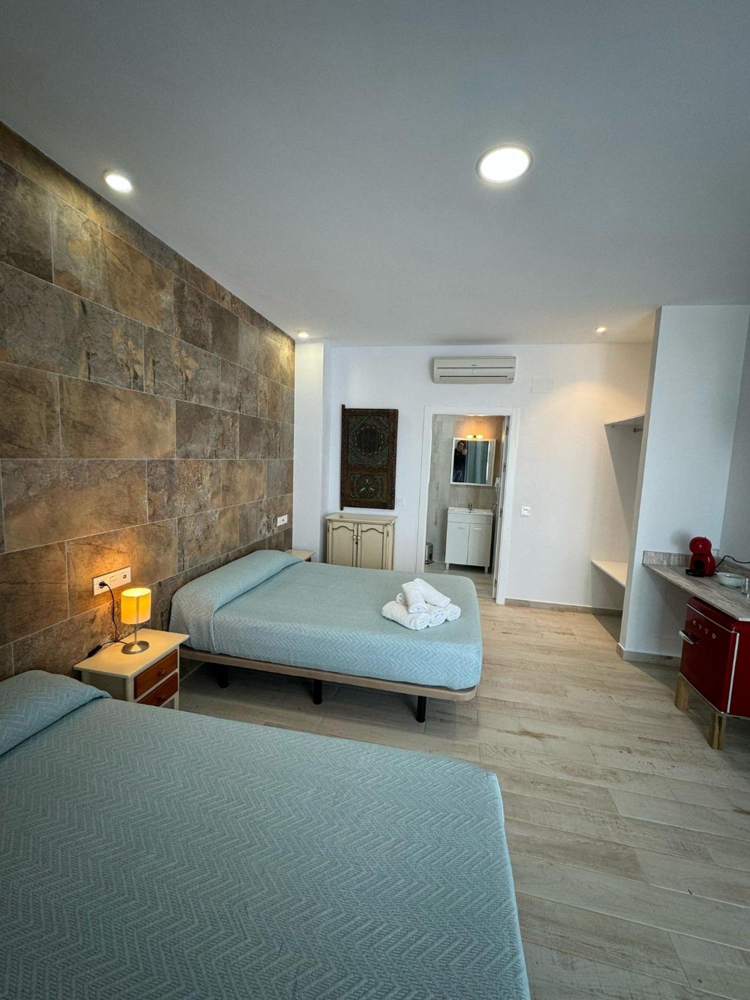 Hostal Del Faro 콘일데라프론테라 외부 사진